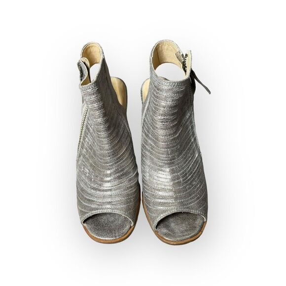 Paul Green Silver Peep Toe Leather Heels - (5.5) 8 US - Picture 5 of 13